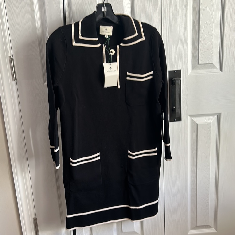 Black Eleonora Dress
TUCKERNUCK - Picture 6 of 9
